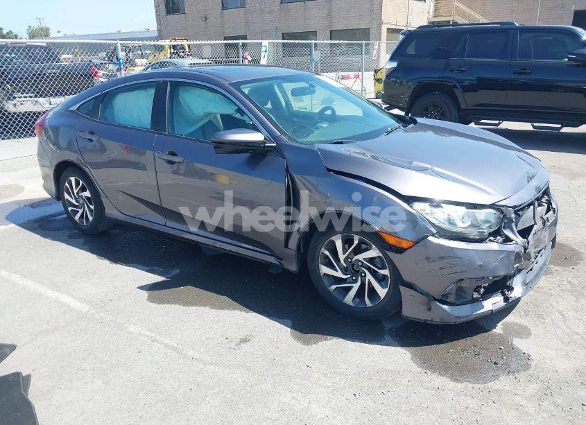 2018 Honda Civic EX (VIN 2HGFC2F7XJH575402) main photo