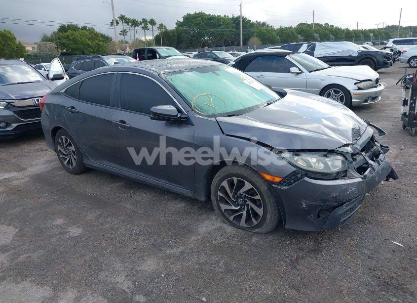 2018 Honda Civic EX (VIN 2HGFC2F7XJH595682) main photo