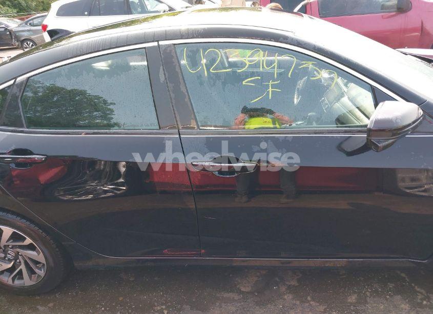 Photo 13 of 2018 Honda Civic EX (VIN 2HGFC2F7XJH596251)