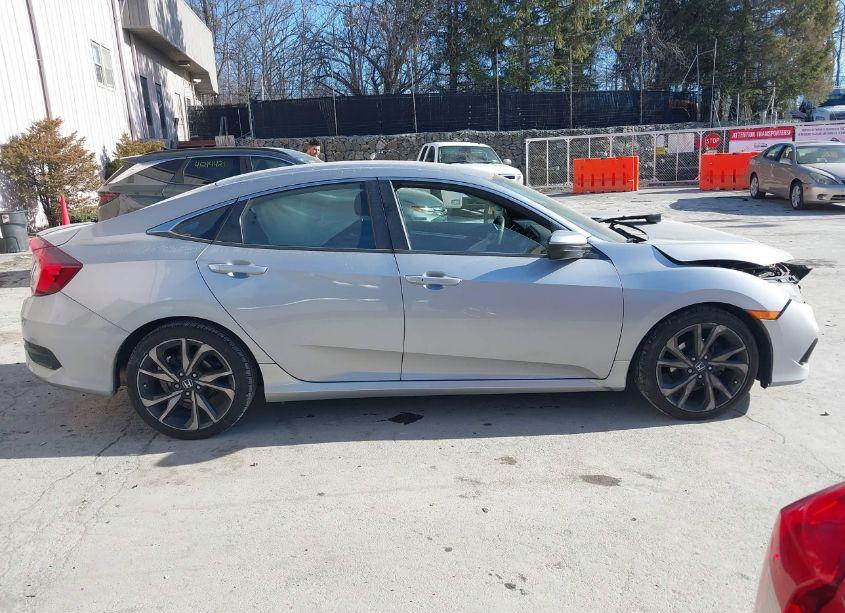 Photo 13 of 2019 Honda Civic SPORT (VIN 2HGFC2F80KH537963)