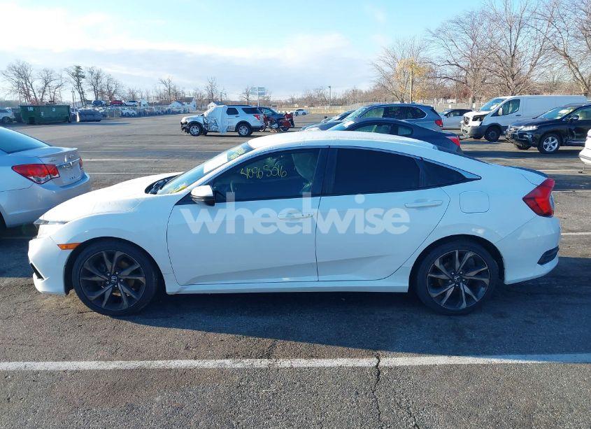 Photo 14 of 2019 Honda Civic SPORT (VIN 2HGFC2F80KH538756)