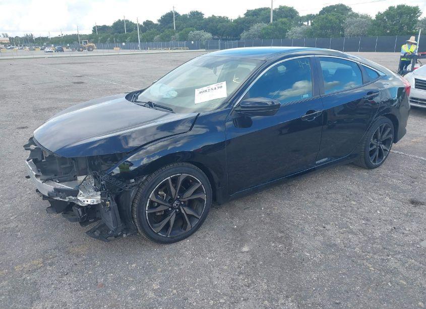 Photo 2 of 2019 Honda Civic SPORT (VIN 2HGFC2F80KH572678)