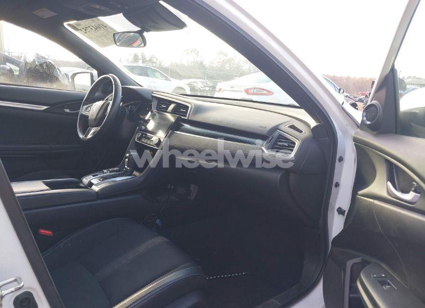 Photo 5 of 2020 Honda Civic SPORT (VIN 2HGFC2F80LH570415)