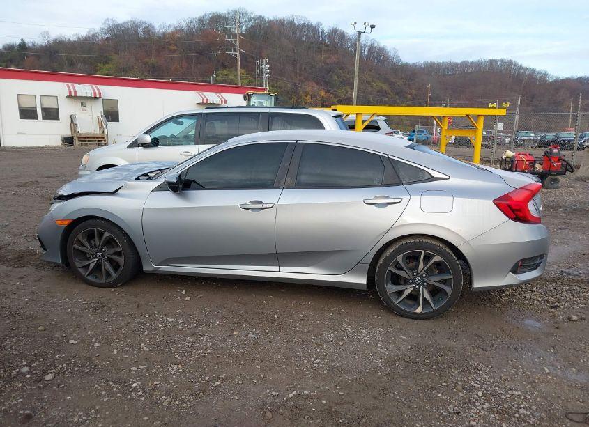 Photo 15 of 2019 Honda Civic SPORT (VIN 2HGFC2F81KH531749)