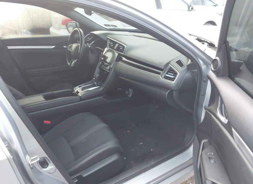 Photo 5 of 2019 Honda Civic SPORT (VIN 2HGFC2F81KH531749)