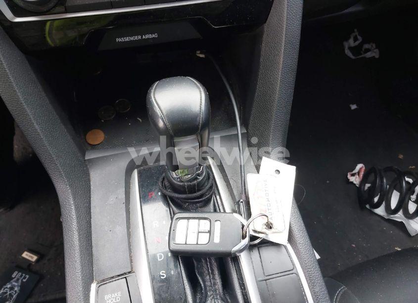 Photo 11 of 2019 Honda Civic SPORT (VIN 2HGFC2F81KH540564)