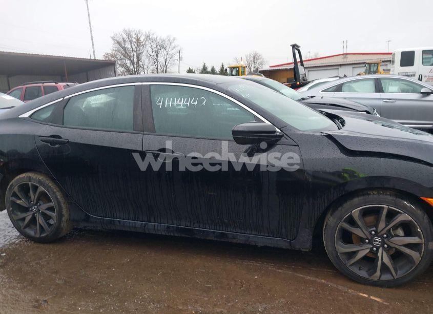 Photo 13 of 2019 Honda Civic SPORT (VIN 2HGFC2F81KH553136)