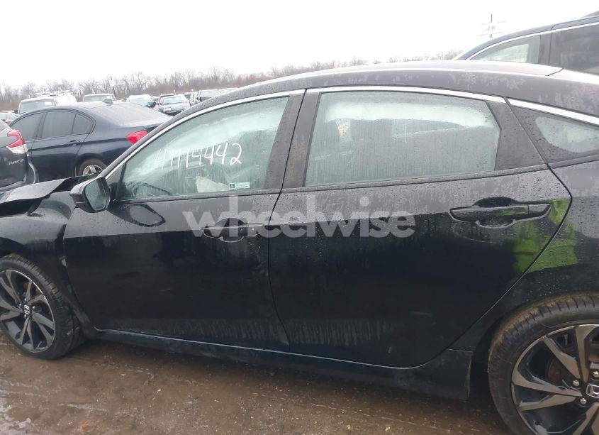 Photo 14 of 2019 Honda Civic SPORT (VIN 2HGFC2F81KH553136)