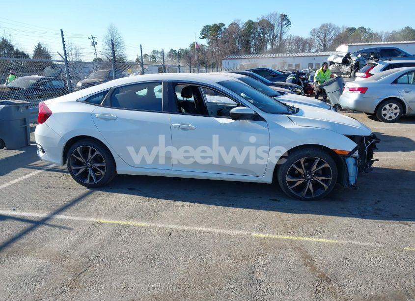 Photo 13 of 2019 Honda Civic SPORT (VIN 2HGFC2F81KH569949)