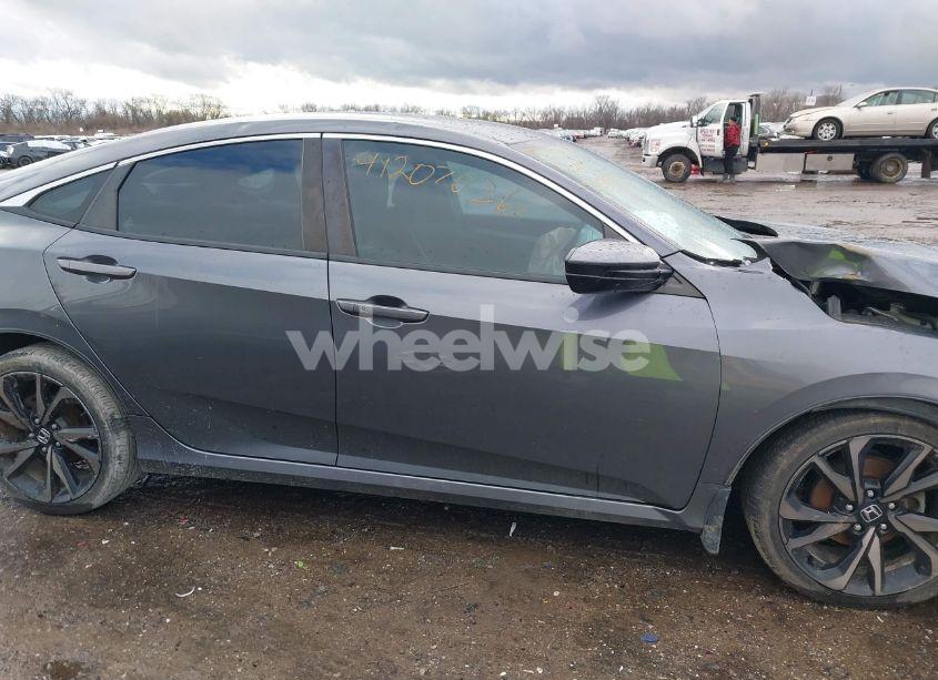 Photo 13 of 2019 Honda Civic SPORT (VIN 2HGFC2F81KH595564)
