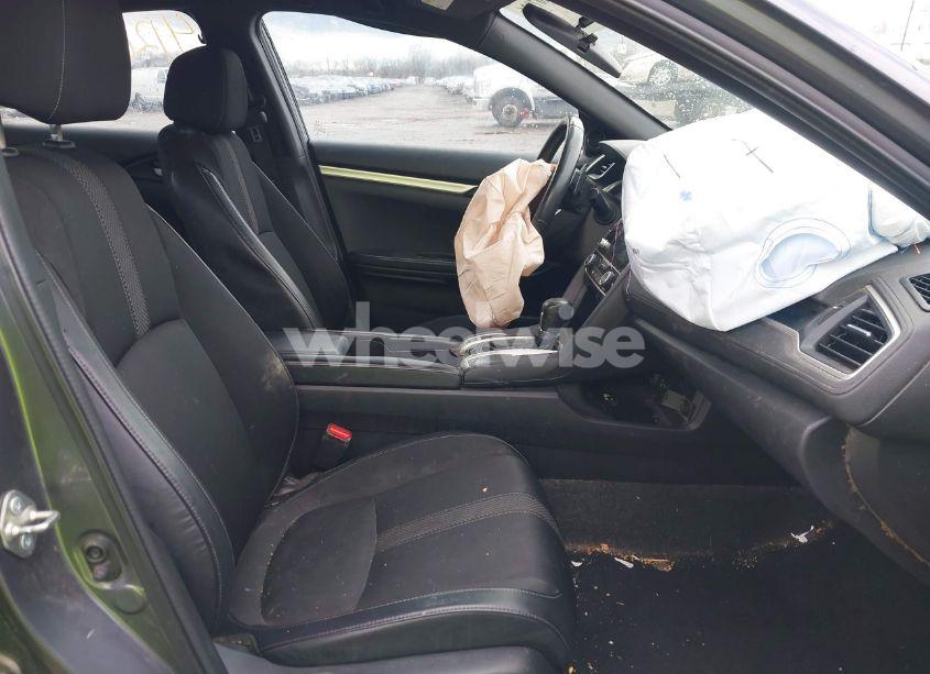 Photo 5 of 2019 Honda Civic SPORT (VIN 2HGFC2F81KH595564)