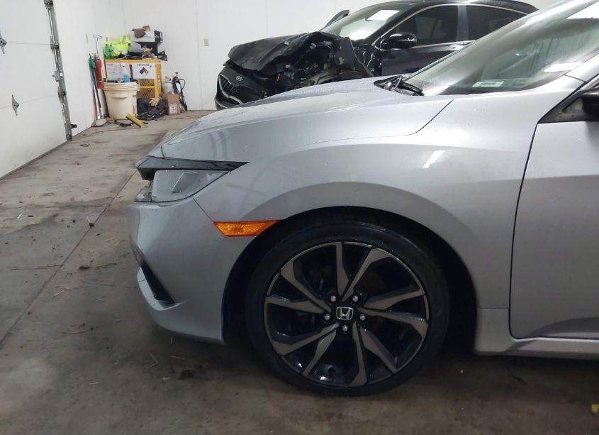 Photo 18 of 2020 Honda Civic SPORT (VIN 2HGFC2F81LH502592)