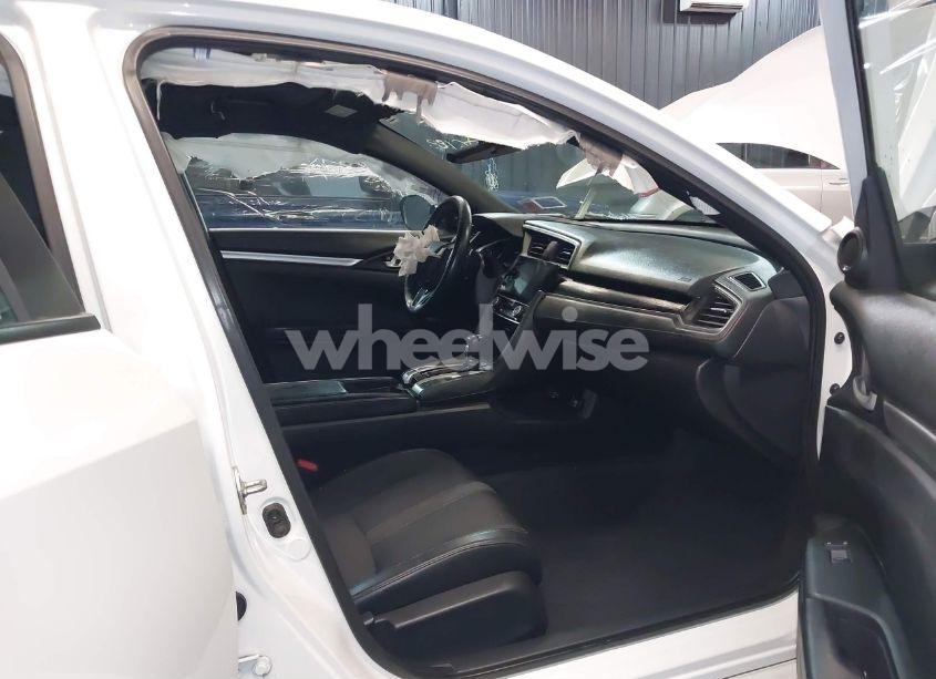 Photo 5 of 2020 Honda Civic SPORT (VIN 2HGFC2F81LH522325)