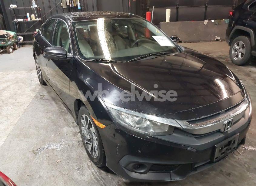 2018 Honda Civic EX (VIN 2HGFC2F82JH592719) main photo