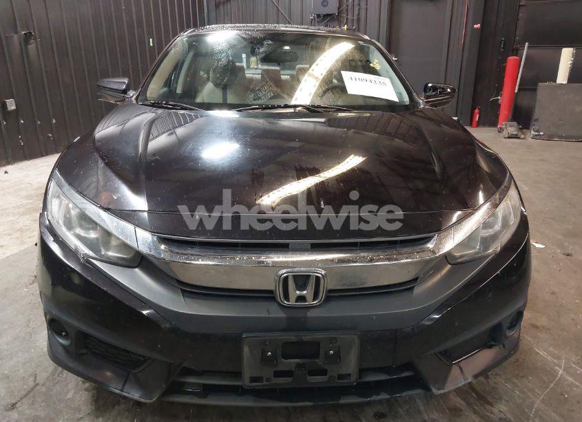 Photo 12 of 2018 Honda Civic EX (VIN 2HGFC2F82JH592719)