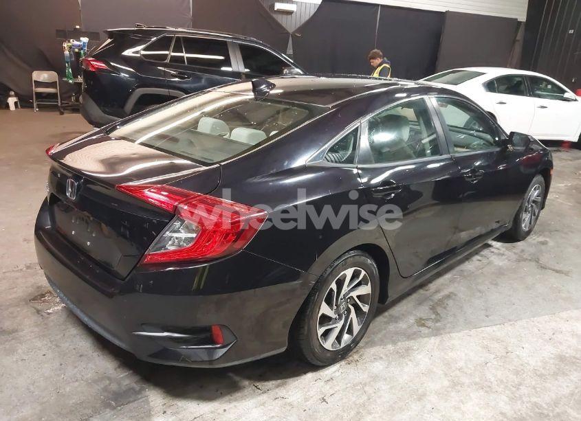 Photo 4 of 2018 Honda Civic EX (VIN 2HGFC2F82JH592719)