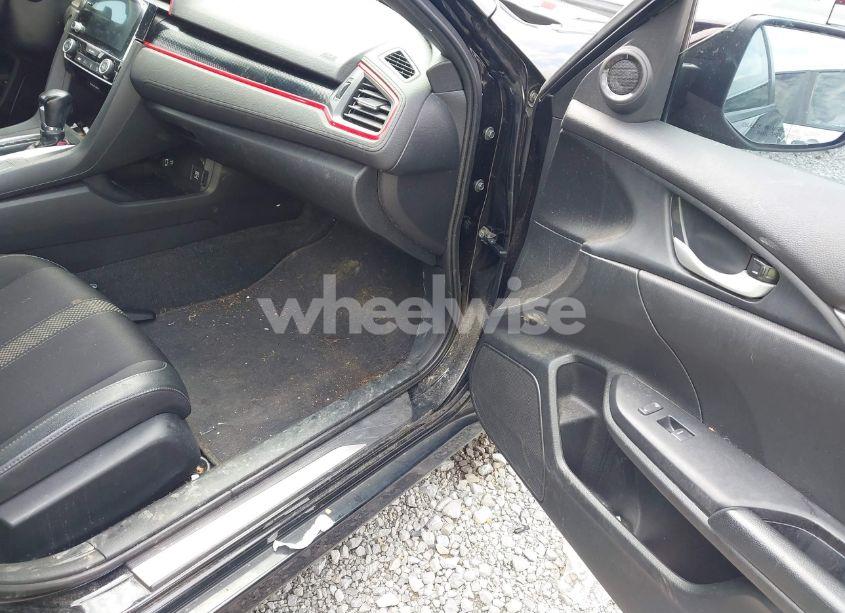 Photo 5 of 2019 Honda Civic SPORT (VIN 2HGFC2F82KH503510)