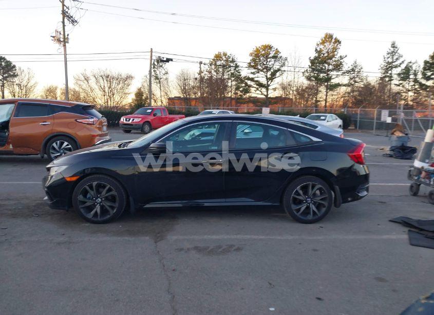 Photo 14 of 2019 Honda Civic SPORT (VIN 2HGFC2F82KH525734)