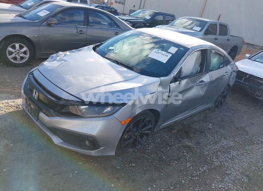 Photo 2 of 2019 Honda Civic SPORT (VIN 2HGFC2F82KH531811)