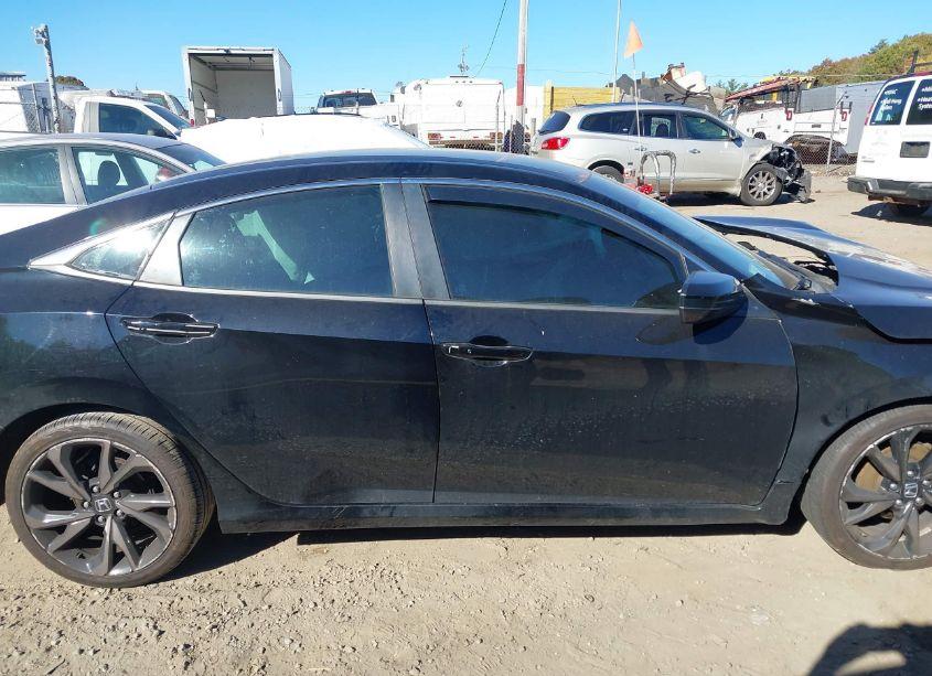 Photo 13 of 2019 Honda Civic SPORT (VIN 2HGFC2F82KH539195)