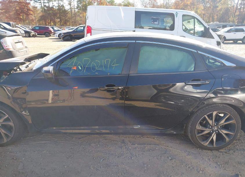 Photo 14 of 2019 Honda Civic SPORT (VIN 2HGFC2F82KH539195)