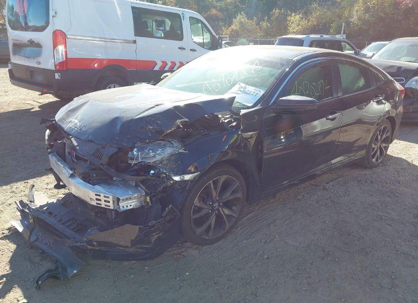 Photo 2 of 2019 Honda Civic SPORT (VIN 2HGFC2F82KH539195)