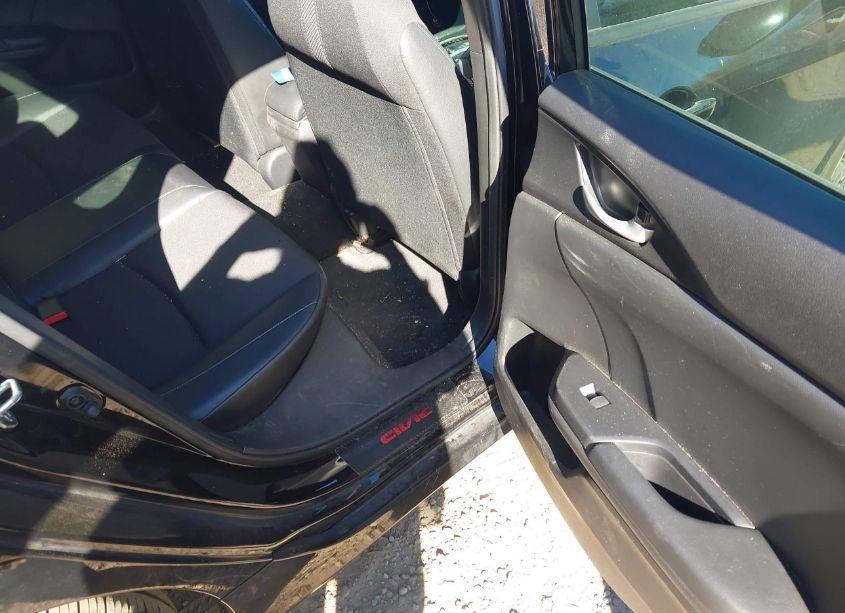 Photo 8 of 2019 Honda Civic SPORT (VIN 2HGFC2F82KH539195)