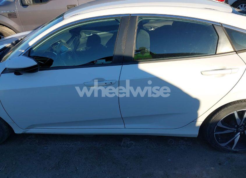 Photo 14 of 2019 Honda Civic SPORT (VIN 2HGFC2F82KH539441)