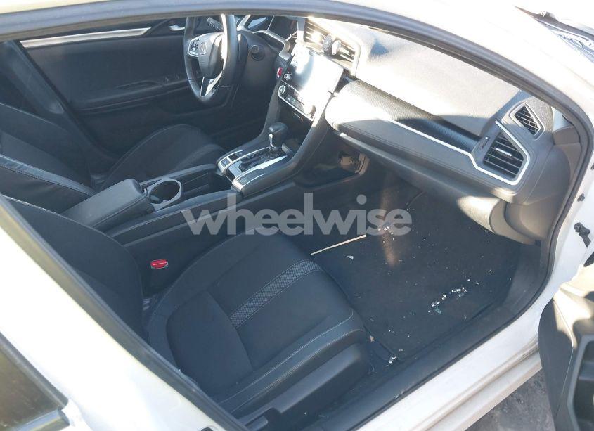 Photo 5 of 2019 Honda Civic SPORT (VIN 2HGFC2F82KH539441)