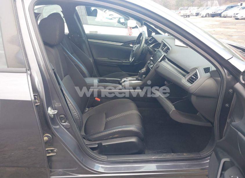 Photo 5 of 2019 Honda Civic SPORT (VIN 2HGFC2F82KH553789)