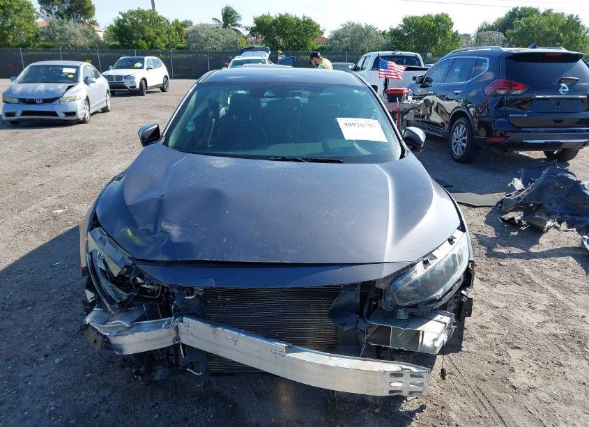 Photo 13 of 2019 Honda Civic SPORT (VIN 2HGFC2F82KH570253)