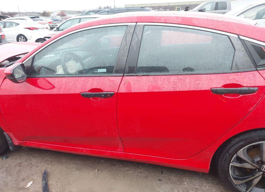 Photo 15 of 2019 Honda Civic SPORT (VIN 2HGFC2F82KH585528)