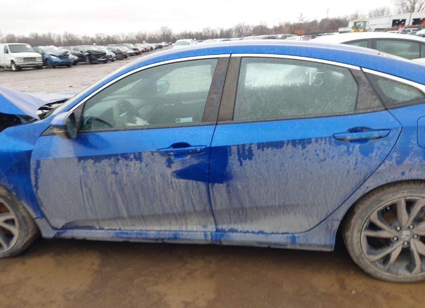 Photo 14 of 2019 Honda Civic SPORT (VIN 2HGFC2F82KH586002)