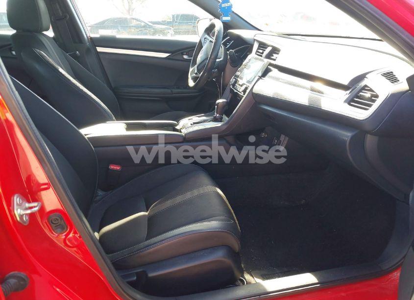 Photo 5 of 2019 Honda Civic SPORT (VIN 2HGFC2F82KH588381)