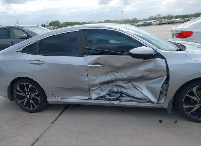 Photo 13 of 2019 Honda Civic SPORT (VIN 2HGFC2F82KH599705)