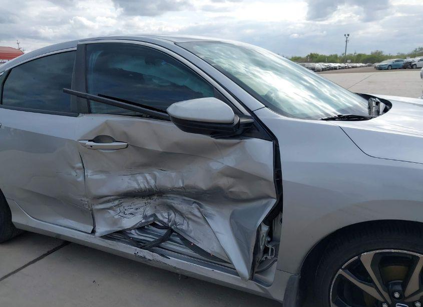 Photo 6 of 2019 Honda Civic SPORT (VIN 2HGFC2F82KH599705)