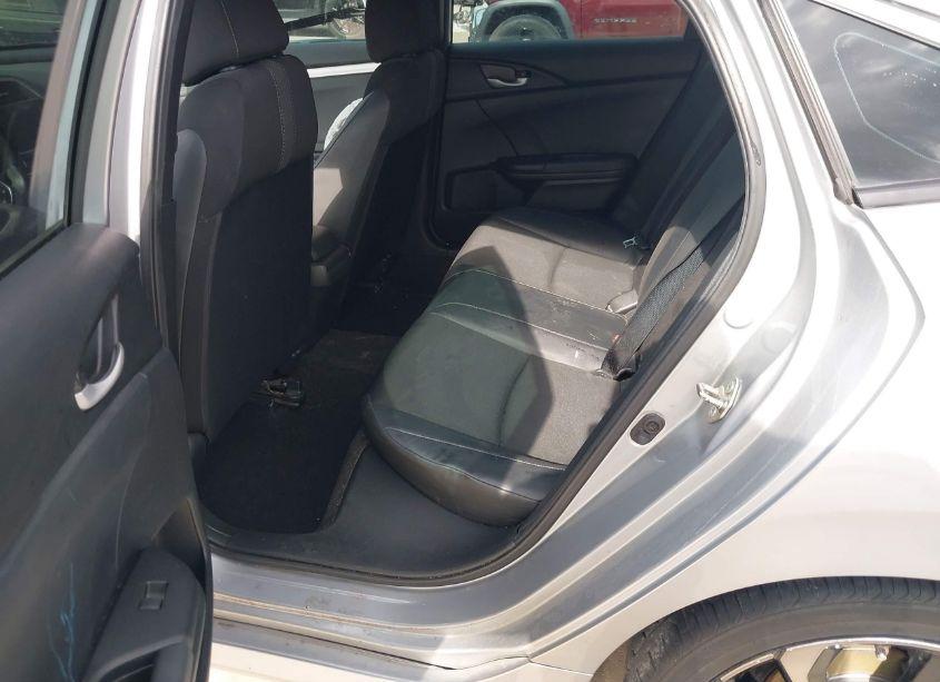 Photo 8 of 2019 Honda Civic SPORT (VIN 2HGFC2F82KH599705)