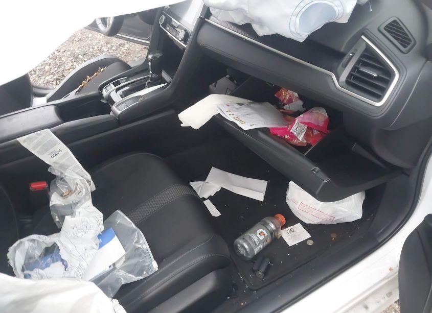 Photo 5 of 2020 Honda Civic SPORT (VIN 2HGFC2F82LH600384)