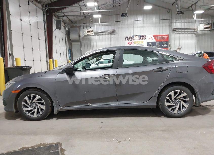 Photo 14 of 2018 Honda Civic EX (VIN 2HGFC2F83JH608443)