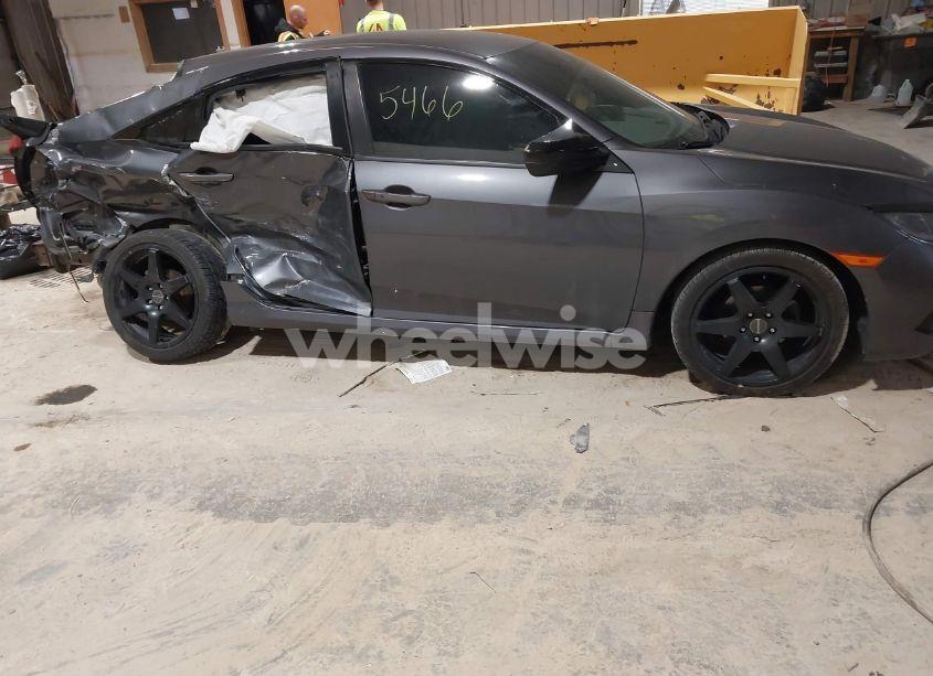 Photo 14 of 2019 Honda Civic SPORT (VIN 2HGFC2F83KH524771)