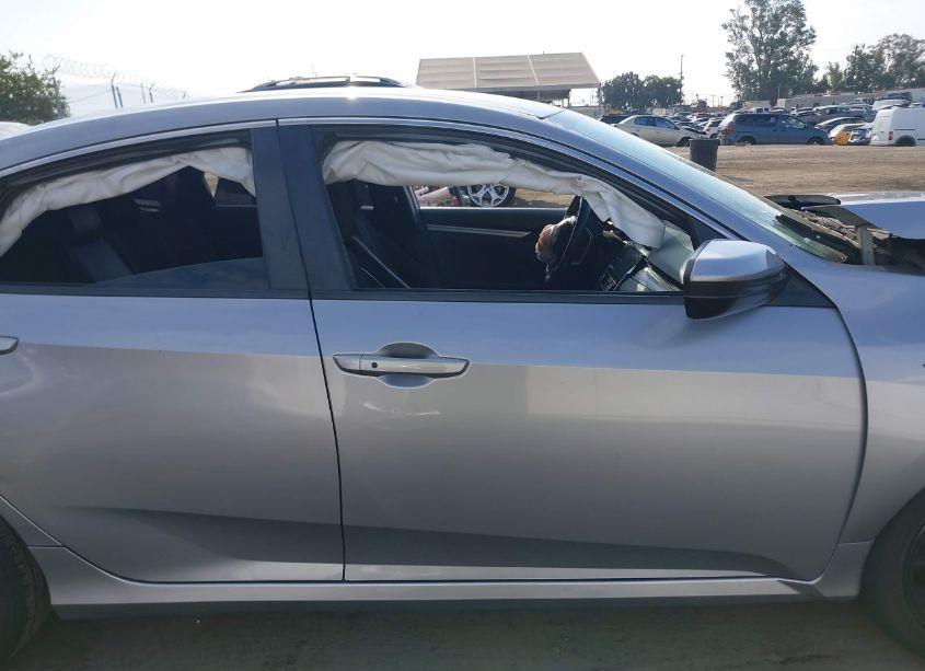 Photo 12 of 2019 Honda Civic SPORT (VIN 2HGFC2F83KH529887)