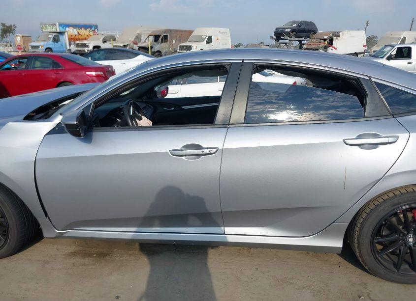 Photo 13 of 2019 Honda Civic SPORT (VIN 2HGFC2F83KH529887)