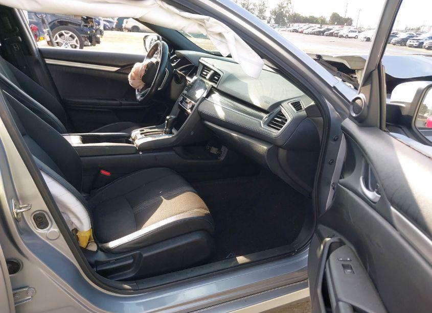 Photo 5 of 2019 Honda Civic SPORT (VIN 2HGFC2F83KH529887)