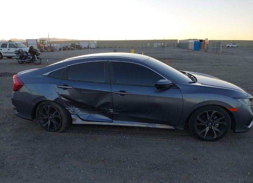 Photo 13 of 2019 Honda Civic SPORT (VIN 2HGFC2F83KH570844)