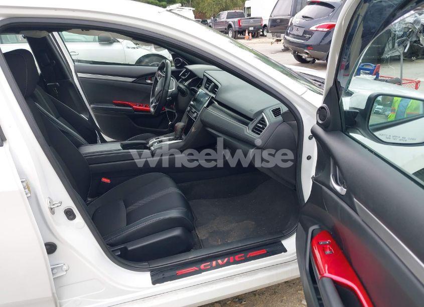 Photo 5 of 2020 Honda Civic SPORT (VIN 2HGFC2F83LH539627)