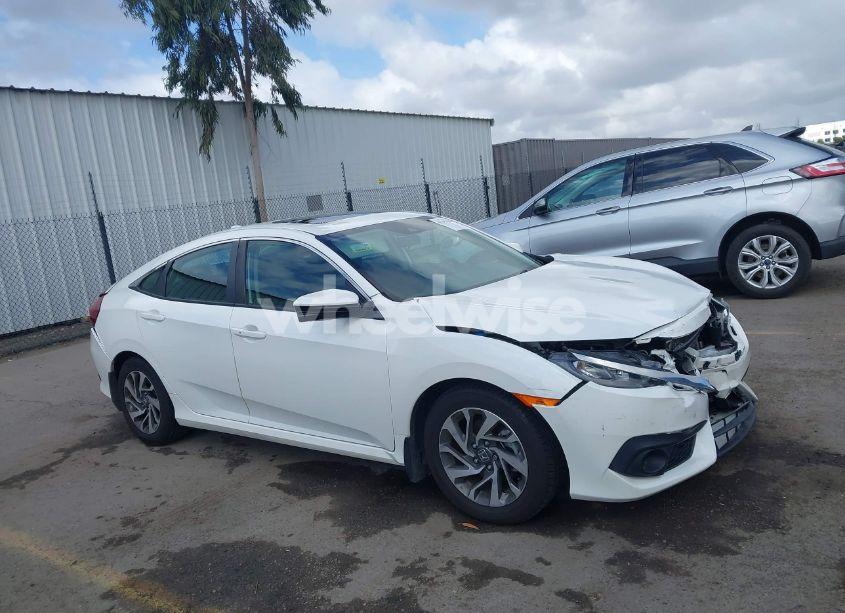 Photo 14 of 2018 Honda Civic EX (VIN 2HGFC2F84JH538113)
