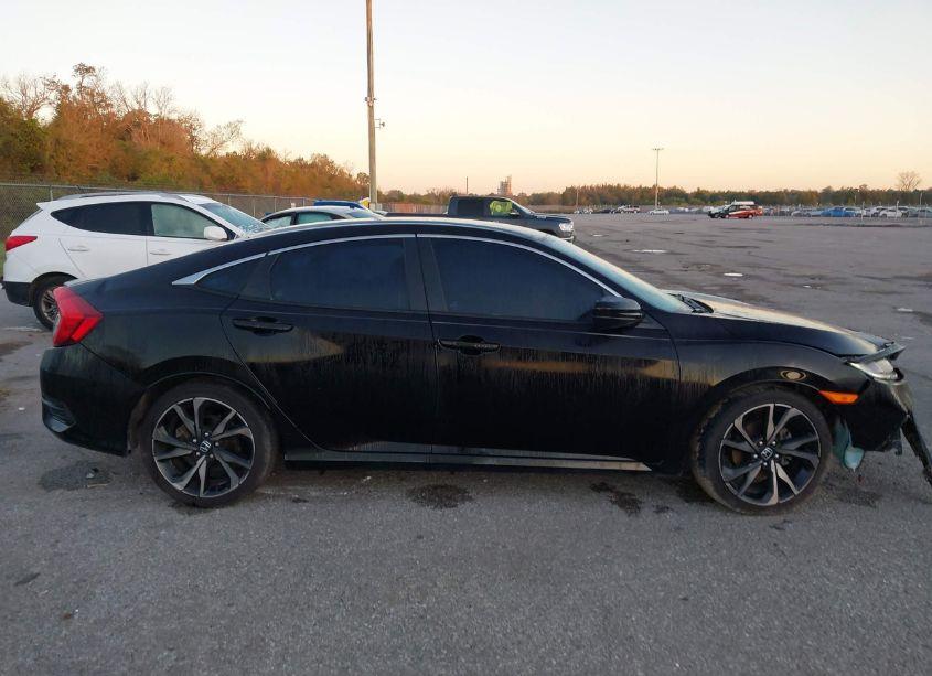 Photo 13 of 2019 Honda Civic SPORT (VIN 2HGFC2F84KH575938)