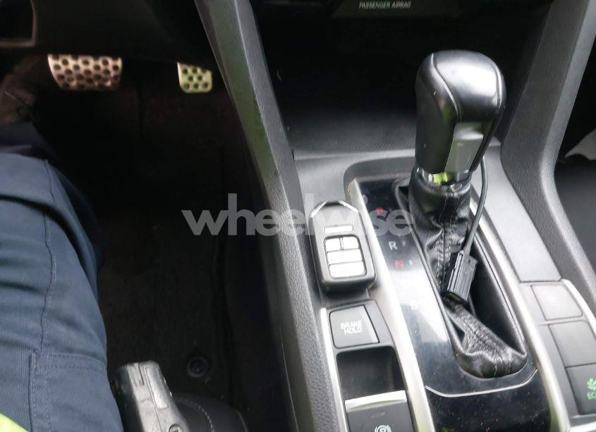 Photo 11 of 2020 Honda Civic SPORT (VIN 2HGFC2F84LH552323)