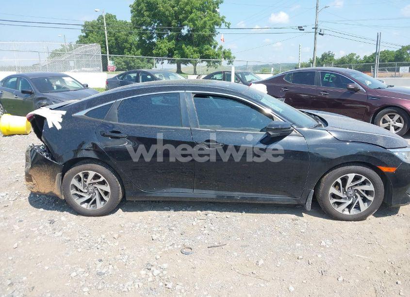 Photo 13 of 2018 Honda Civic EX (VIN 2HGFC2F85JH582847)