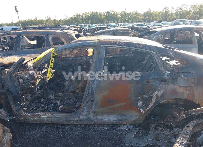 Photo 14 of 2019 Honda Civic SPORT (VIN 2HGFC2F85KH583482)